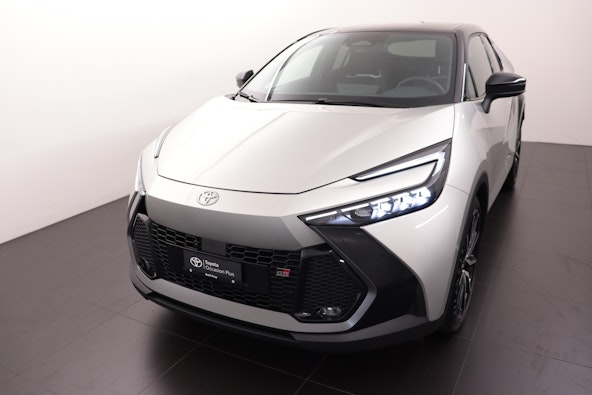 First vehicle image