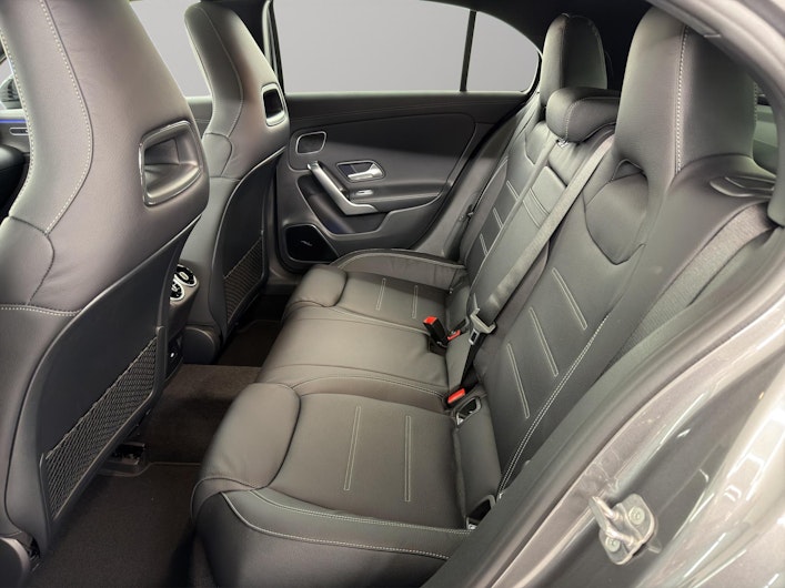 Vehicle image MERCEDES-BENZ A 220