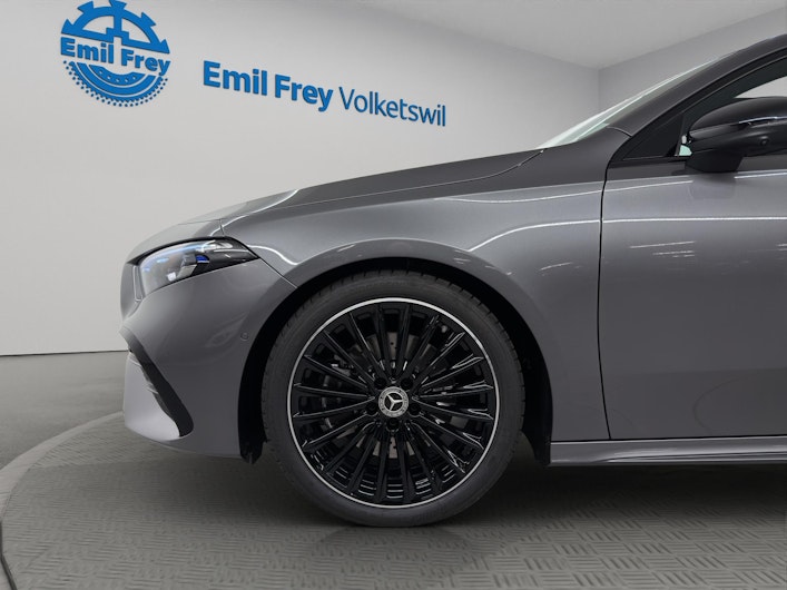 Vehicle image MERCEDES-BENZ A 220