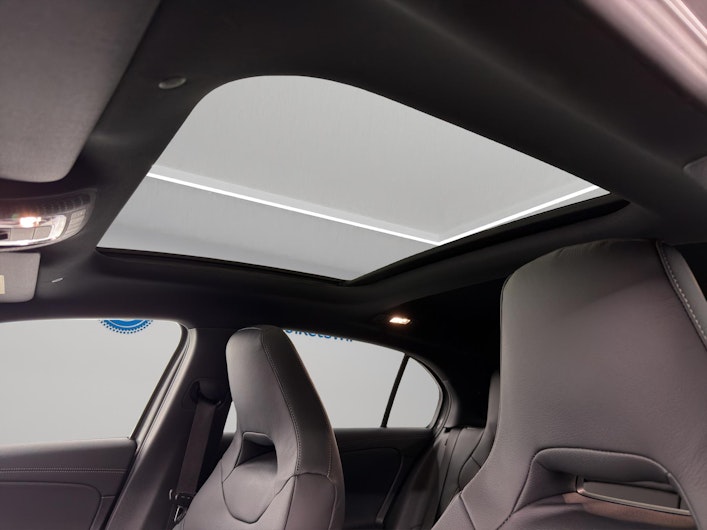 Vehicle image MERCEDES-BENZ A 220