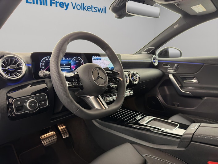 Vehicle image MERCEDES-BENZ A 220