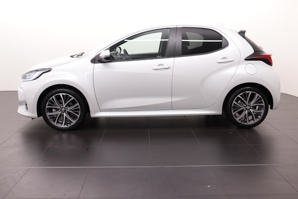 Vehicle image 3