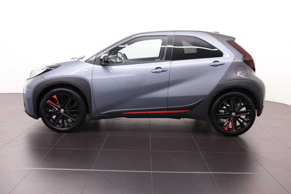 Vehicle image 3