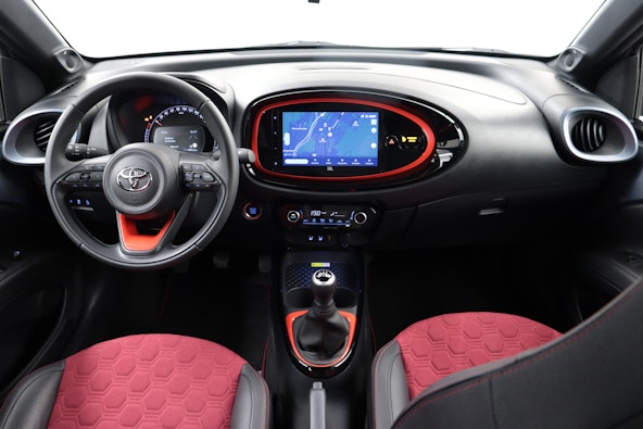 Vehicle image 8