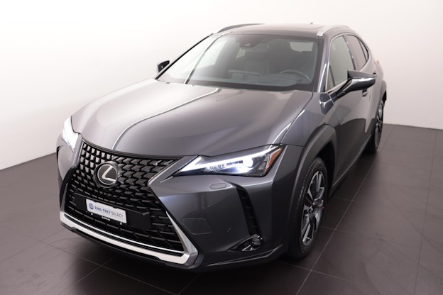 First vehicle image