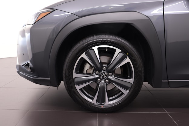 Vehicle image 10