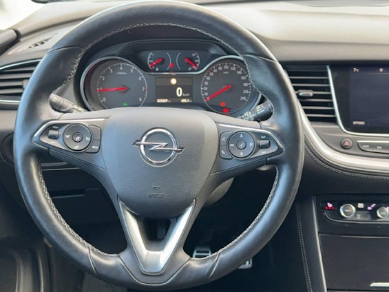 Vehicle image 24