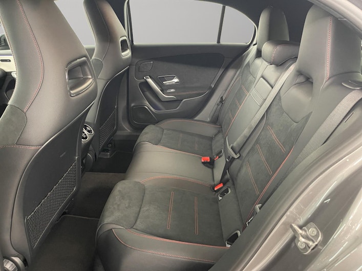 Vehicle image MERCEDES-BENZ A 200