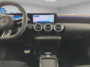 Mercedes-Benz A 220 AMG Line 4m