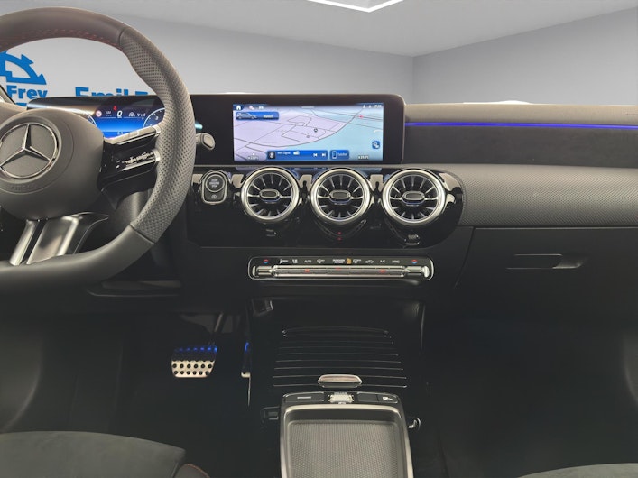 Vehicle image MERCEDES-BENZ A 220