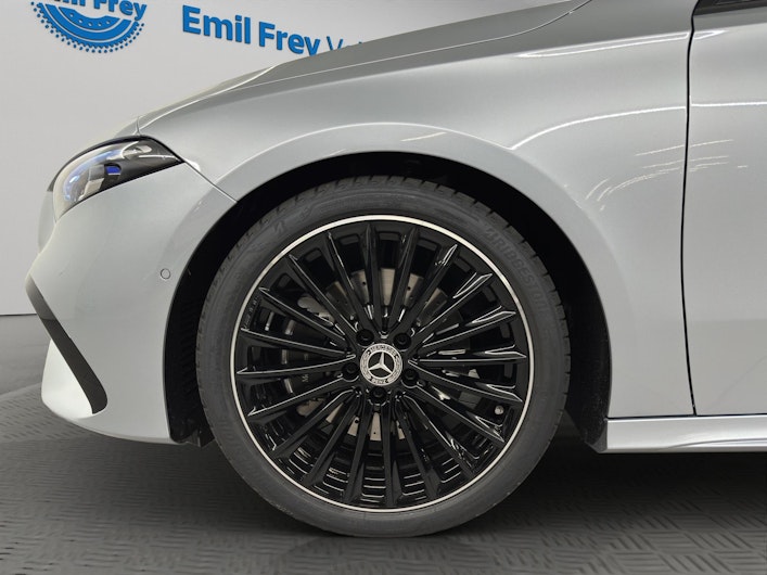 Vehicle image MERCEDES-BENZ A 220