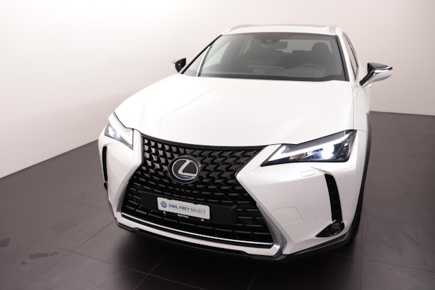 First vehicle image