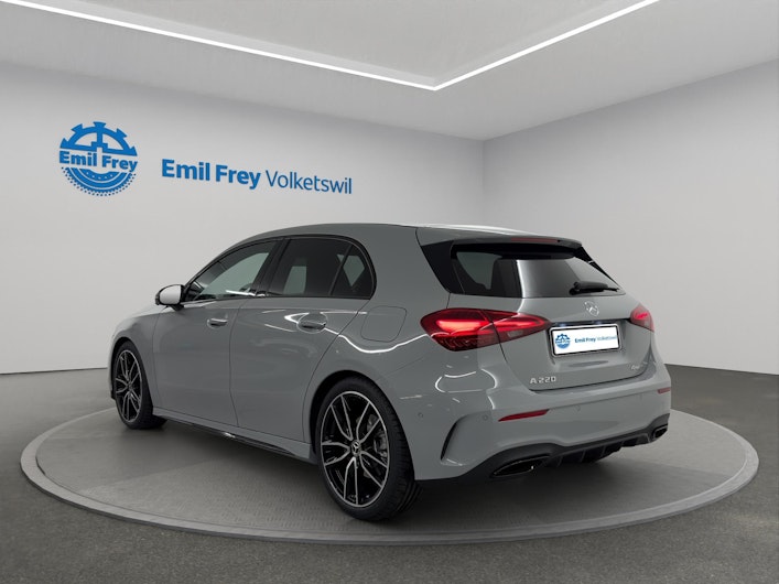 Vehicle image MERCEDES-BENZ A 220