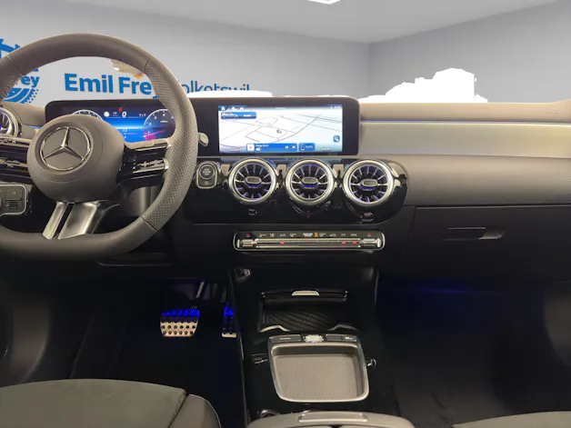 Mercedes-Benz A 220 AMG Line 4m