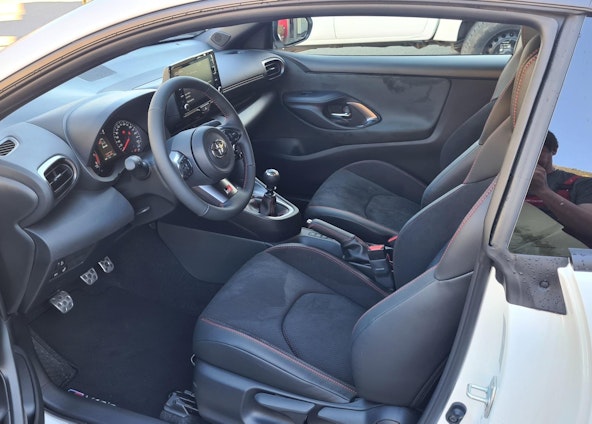 Vehicle image 4 Vehicle image 4