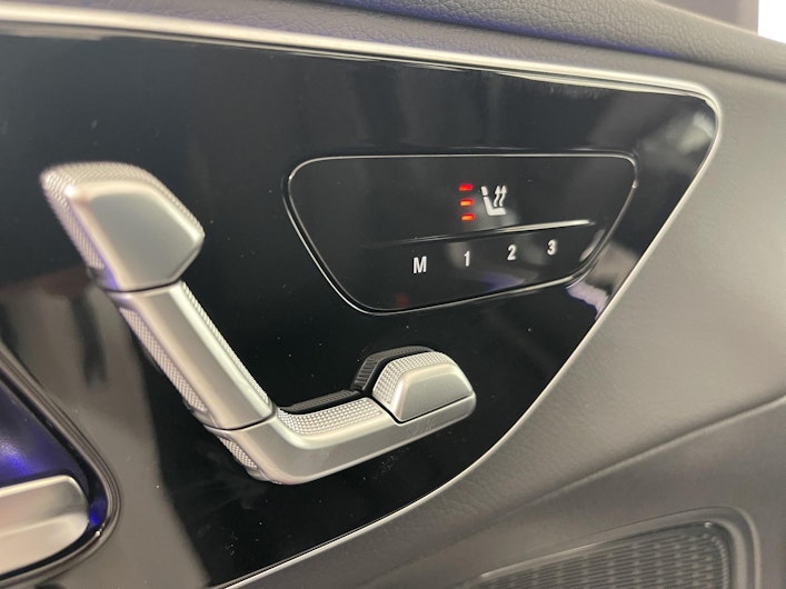 Vehicle image MERCEDES-BENZ GLC 220