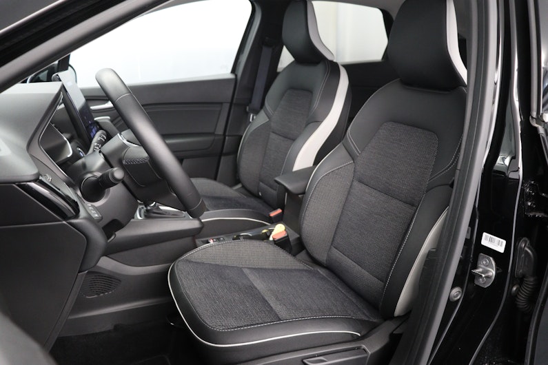 Vehicle image MITSUBISHI ASX