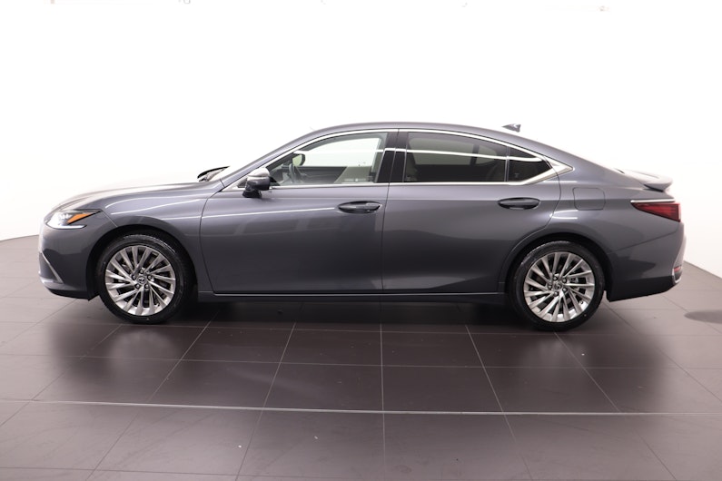 Vehicle image LEXUS ES