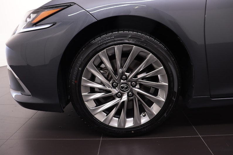 Vehicle image LEXUS ES