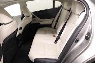 Vehicle image LEXUS ES 300h Excellence