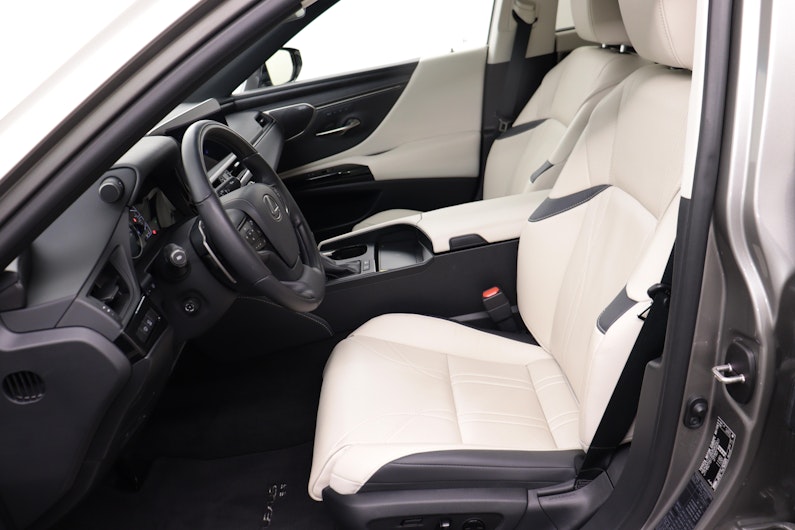 Vehicle image LEXUS ES