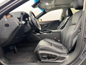 Vehicle image LEXUS ES 300h Excellence