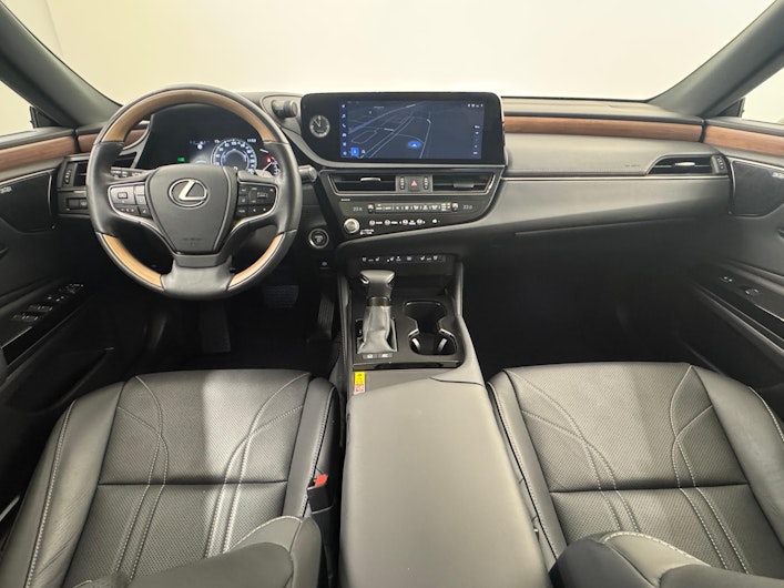 Vehicle image LEXUS ES