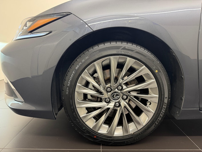 Vehicle image LEXUS ES