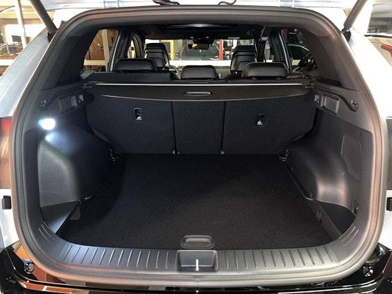 Vehicle image 14 Vehicle image 14