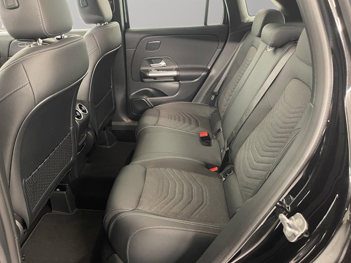 Vehicle image MERCEDES-BENZ GLA 250