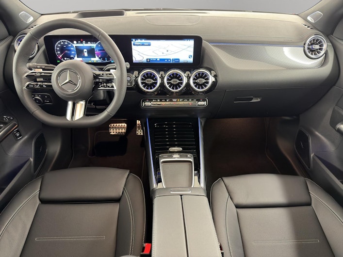 Vehicle image MERCEDES-BENZ GLA 220