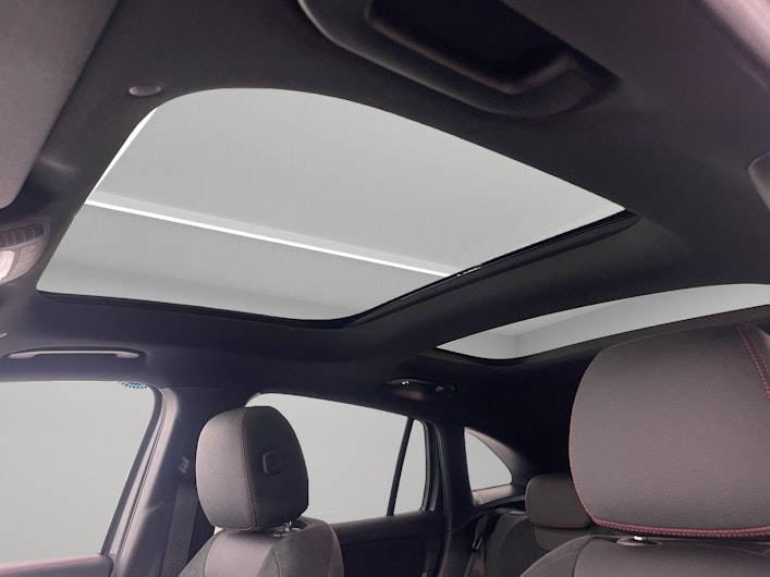 Vehicle image MERCEDES-BENZ GLA 200