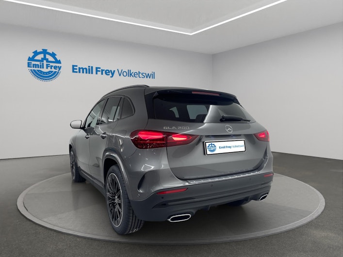 Vehicle image MERCEDES-BENZ GLA 200