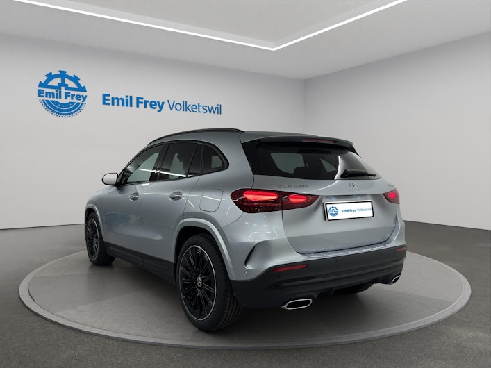 Vehicle image MERCEDES-BENZ GLA 250