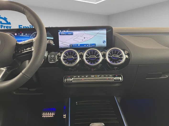 Vehicle image MERCEDES-BENZ GLA 250