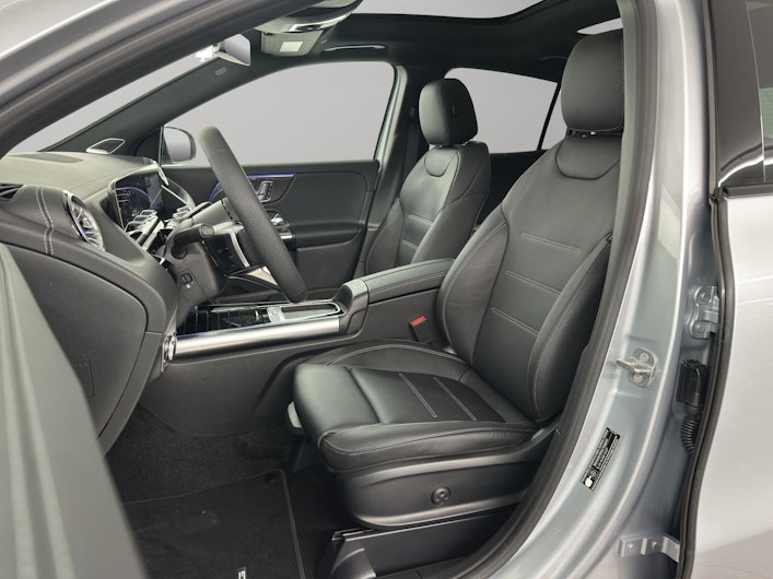 Vehicle image MERCEDES-BENZ GLA 250