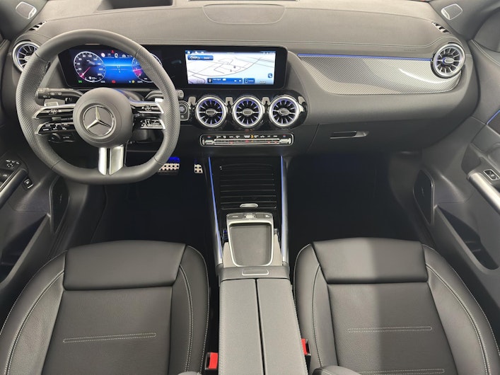 Vehicle image MERCEDES-BENZ GLA 250