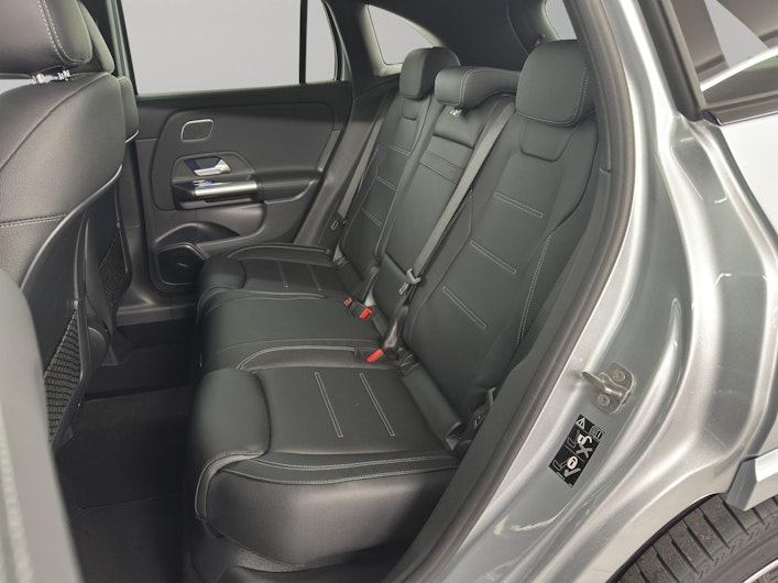 Vehicle image MERCEDES-BENZ GLA 250