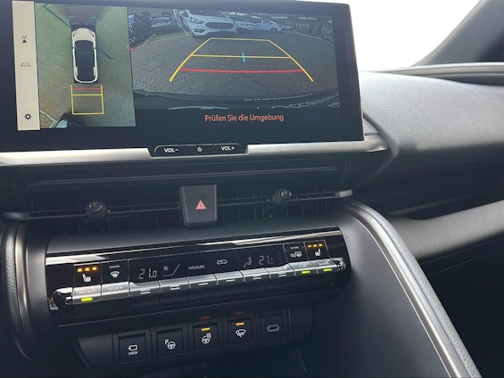 Vehicle image 13 Vehicle image 13