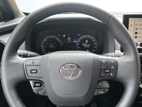 Vehicle image 16 Vehicle image 16