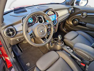 Mini Cooper S ** 4 Jahre Werksgarantie **