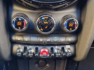 Mini Cooper S ** 4 Jahre Werksgarantie **