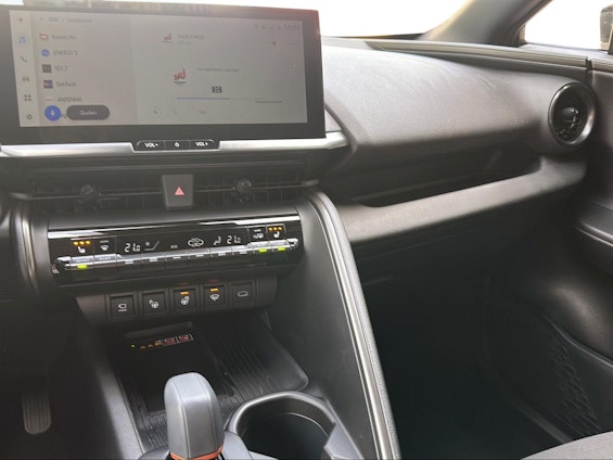 Vehicle image 12 Vehicle image 12