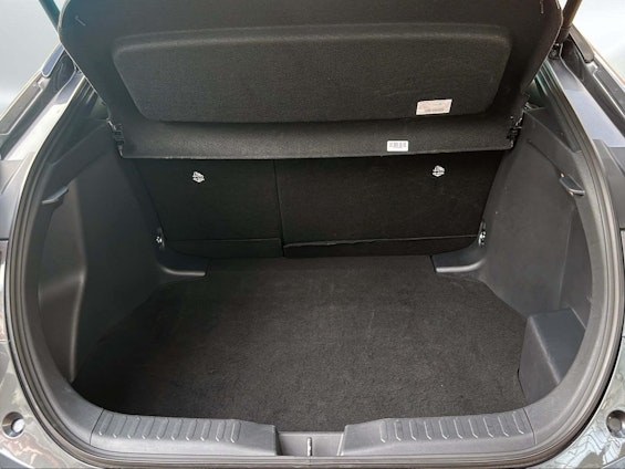 Vehicle image 6 Vehicle image 6