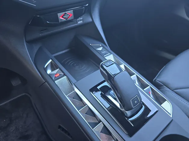 DS Automobiles 3 1.2 Hybrid Diva