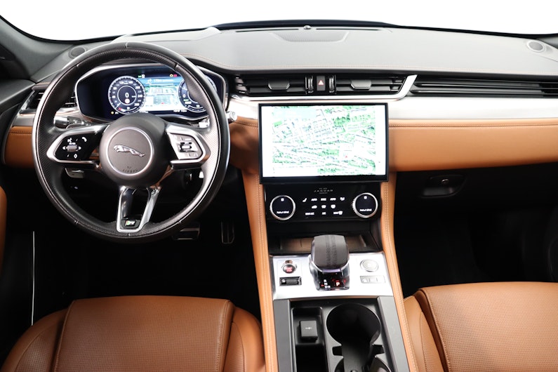 Vehicle image JAGUAR F-PACE