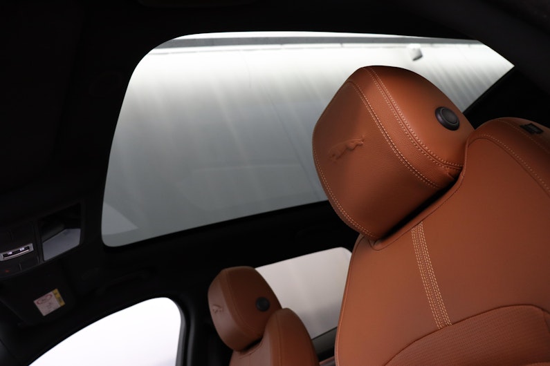 Vehicle image JAGUAR F-PACE