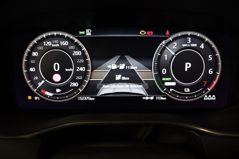 Vehicle image JAGUAR F-PACE