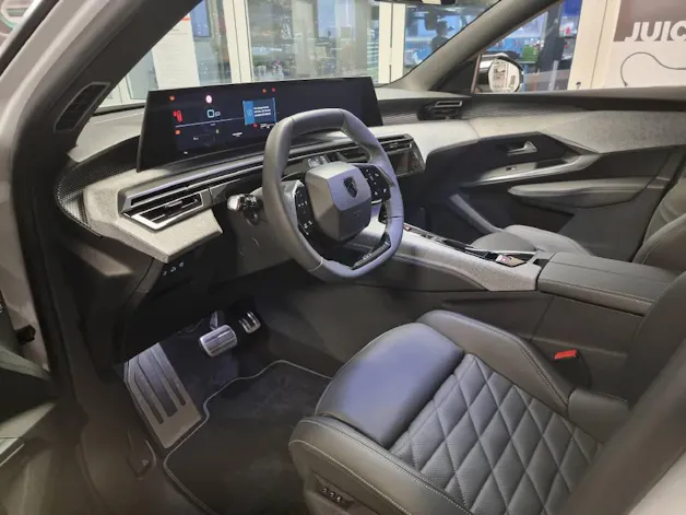 Peugeot 5008 1.2 Hybrid GT