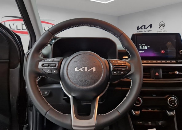 Vehicle image 11 Vehicle image 11